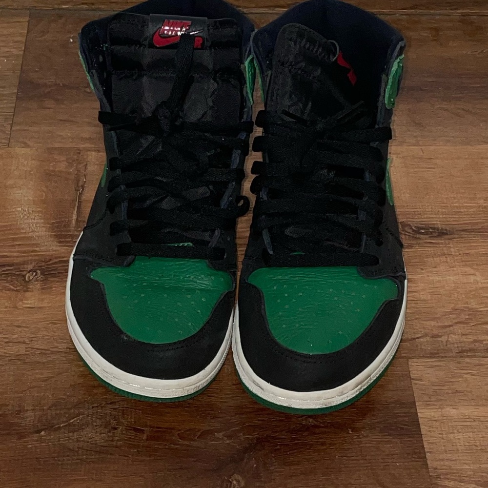 Air Jordan 1 Retro High Pine Green